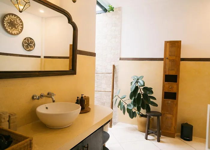 Splendid 3 Bedroom With Large Pool And Garden 别墅