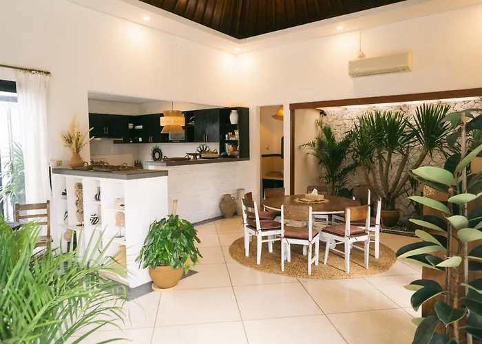 Splendid 3 Bedroom With Large Pool And Garden 别墅 *