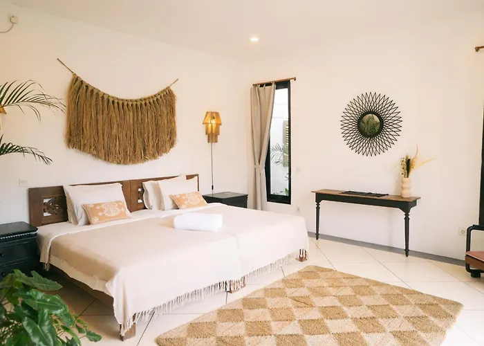 别墅 Splendid 3 Bedroom With Large Pool And Garden *