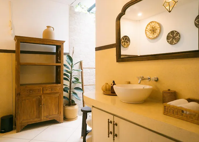 别墅 Splendid 3 Bedroom With Large Pool And Garden *