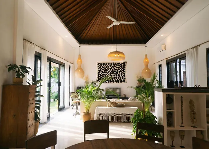 Splendid 3 Bedroom With Large Pool And Garden ヴィラ *