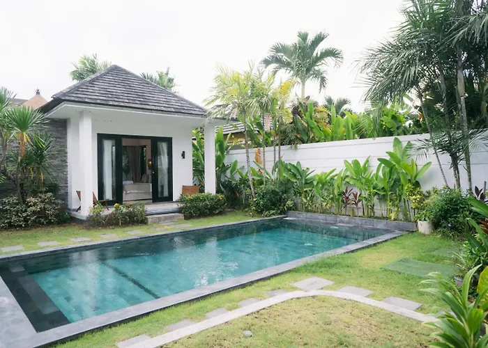 Splendid 3 Bedroom With Large Pool And Garden
